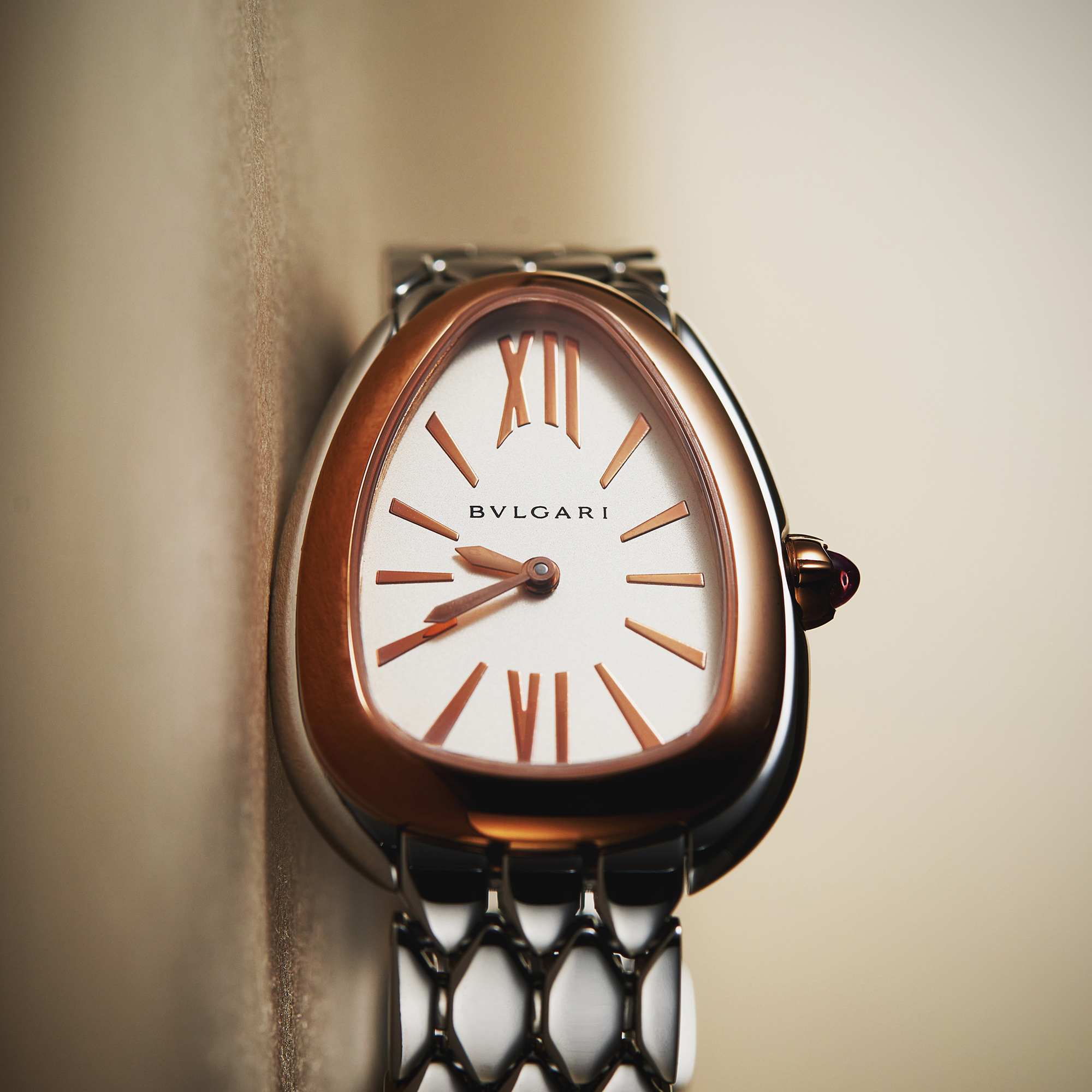 Serpenti Seduttori Rose Gold & Steel White Dial 33mm Product Image 14