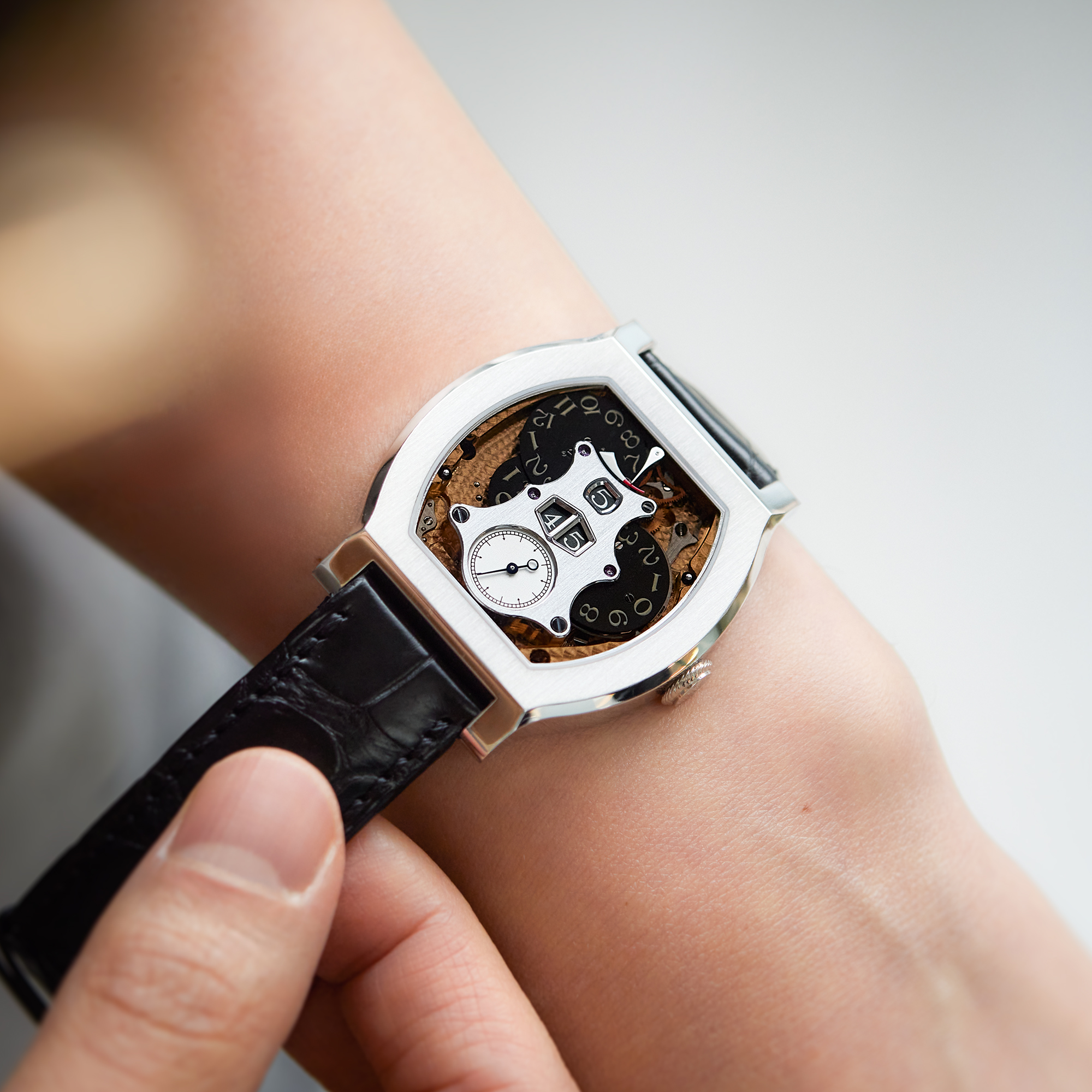 Vagabondage II Limited Edition Platinum Openworked 38mm Product Image