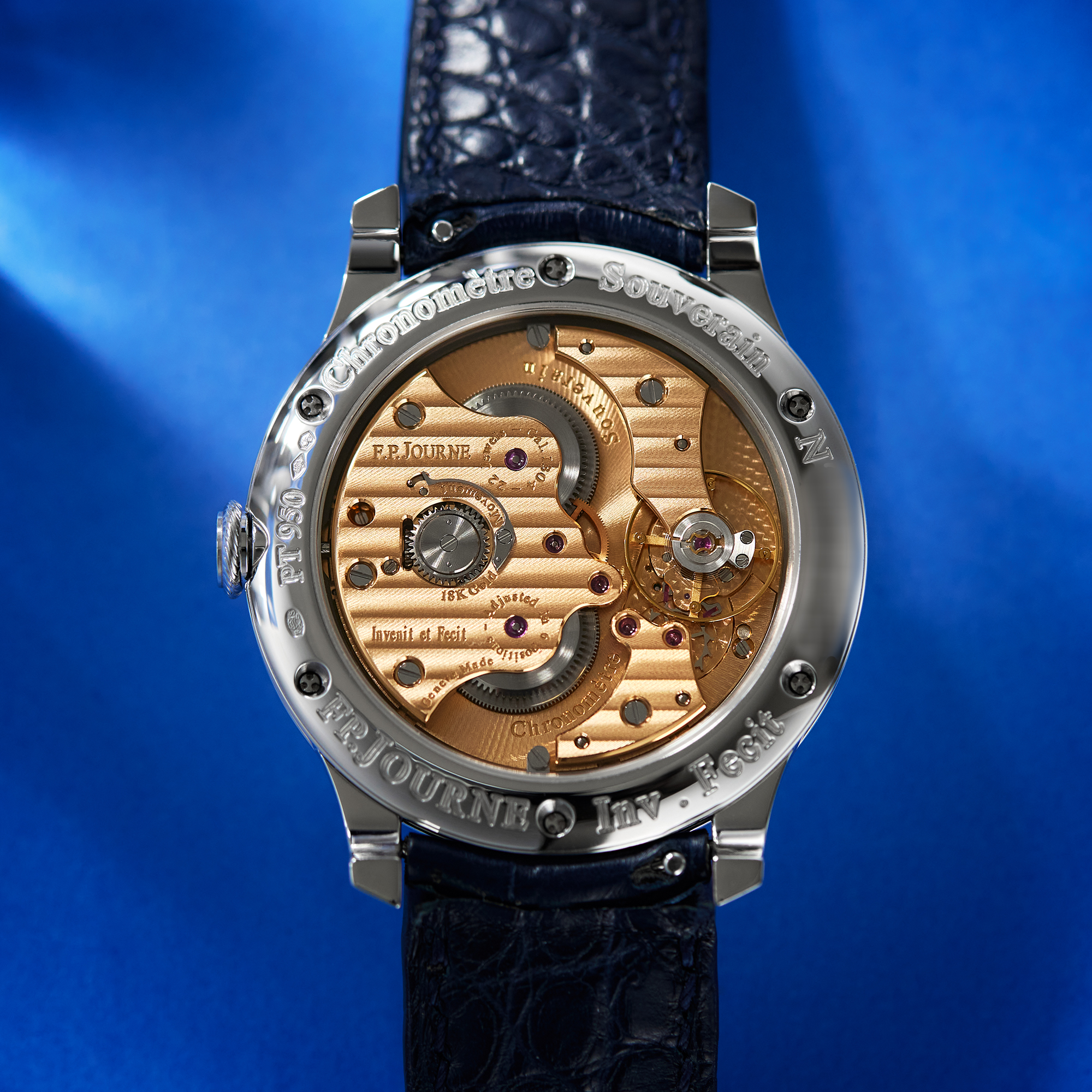 Chronomètre Souverain Nacre Platinum Blue Mother of Pearl Dial 40mm Product Image