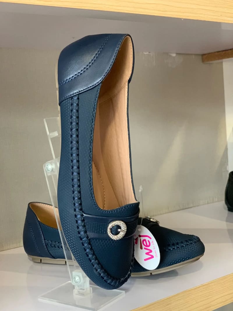 Wej 4374 Round Buckle Loafer — Navy view 4
