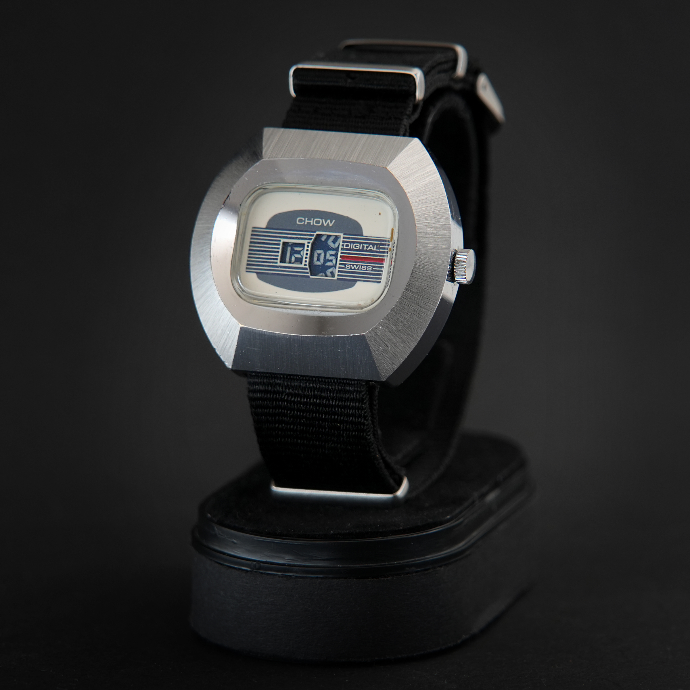 Chow Digital | Striped Dial