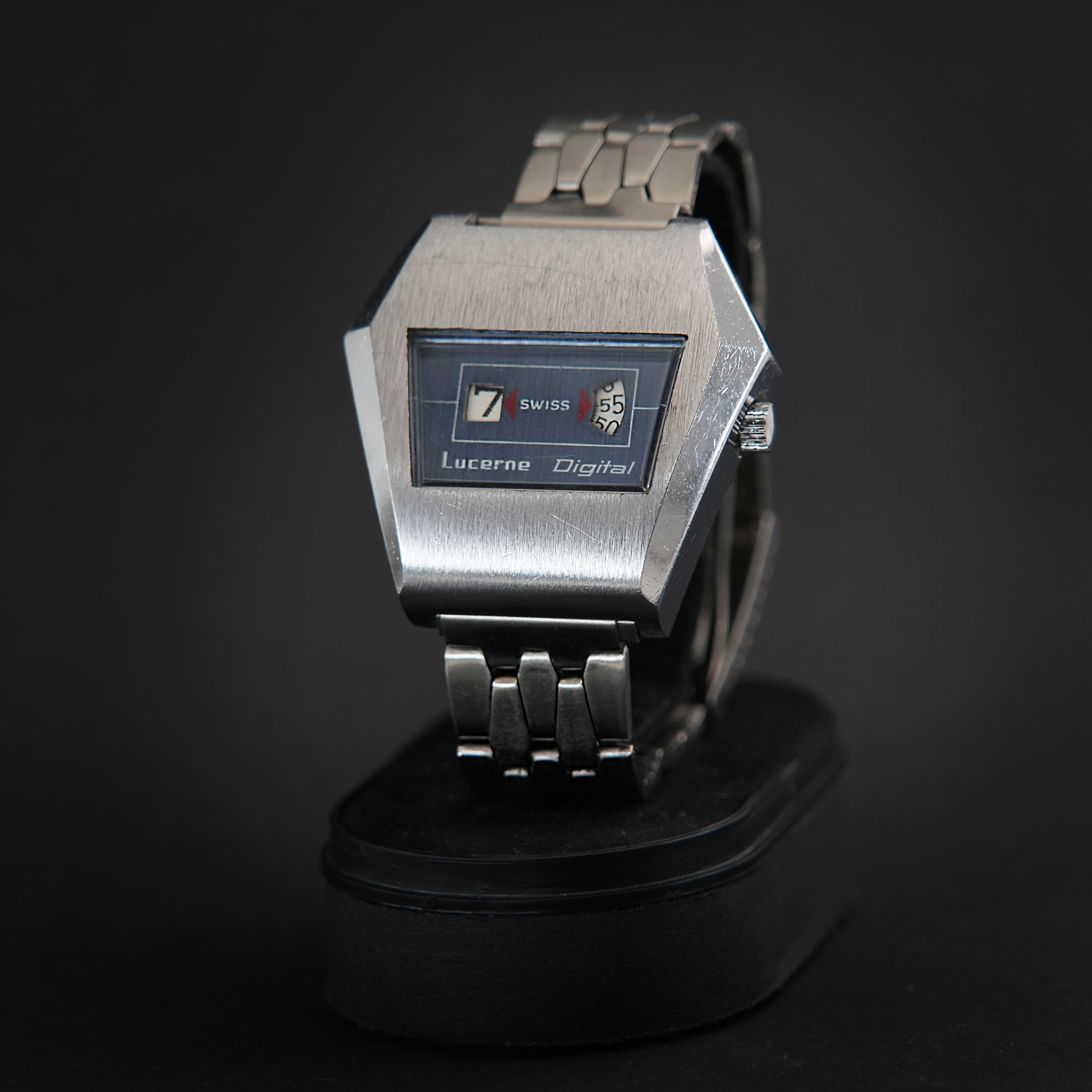 Lucerne Digital | Triangle Case