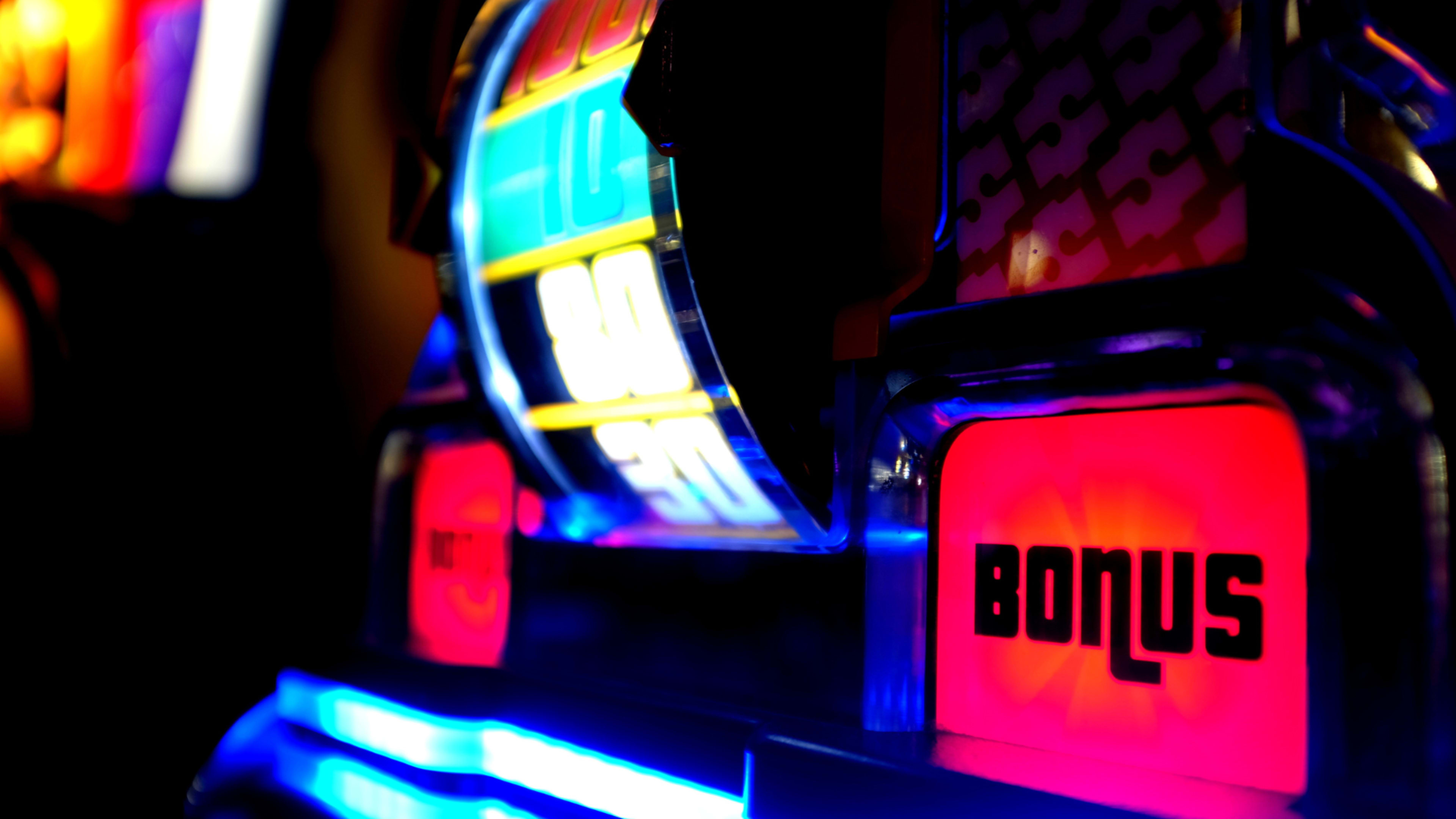 The Pros and Cons of No Deposit Bonuses image