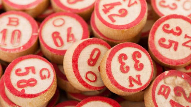 Los pros y los contras de jugar Keno en línea image