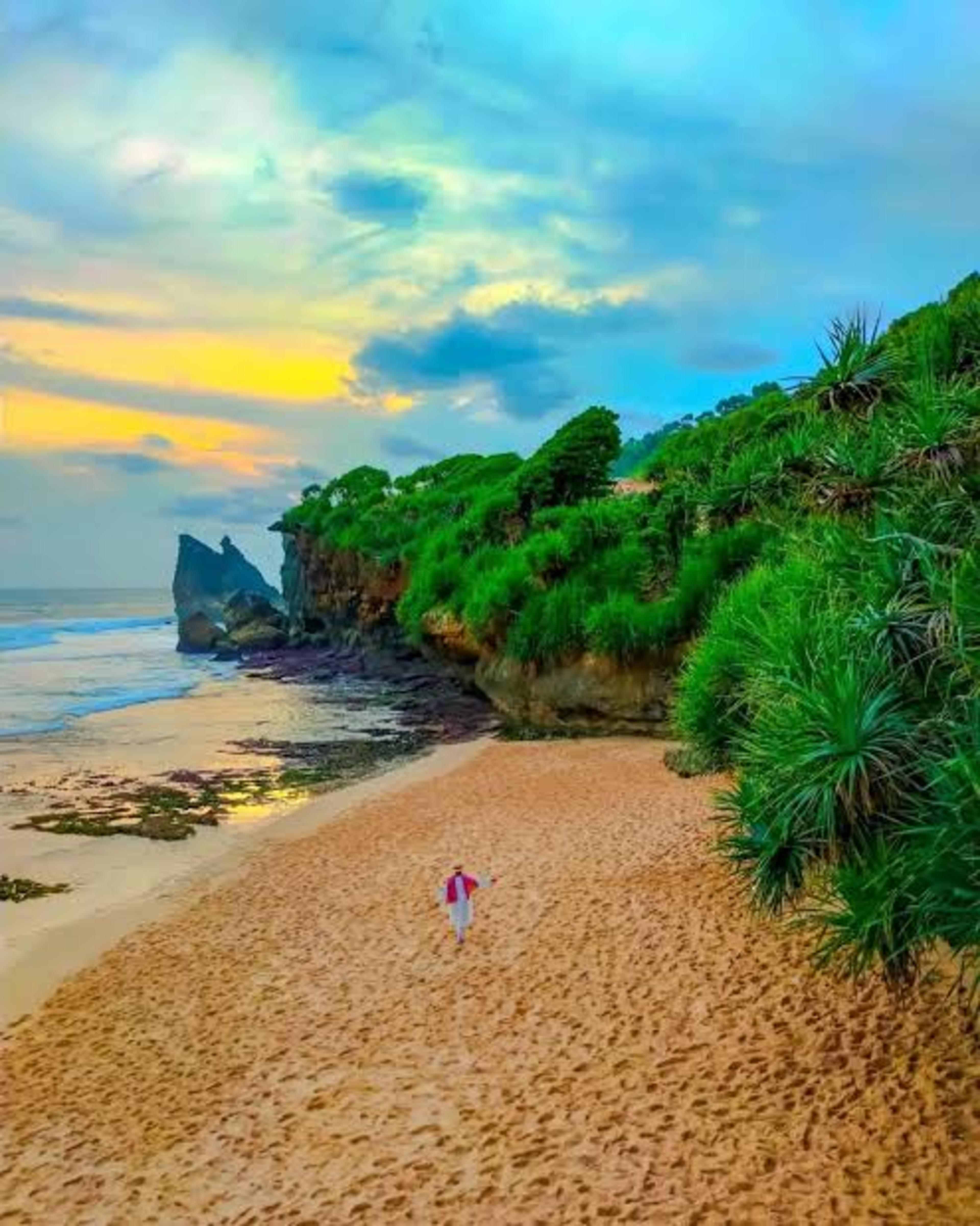 Pantai Midodaren
