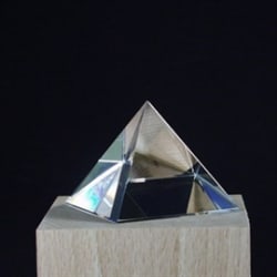 RÅ-PYRAMIDE 60x 60x 20