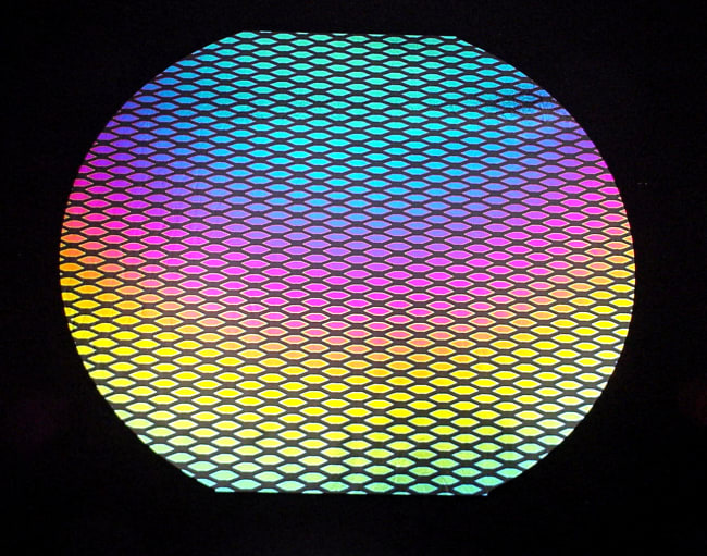 COE90 DIKROISK PÅ SORT B0100-50F MARQUIS 2