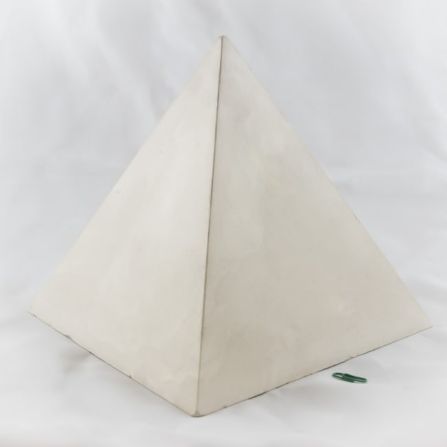 PYRAMIDE, H=25CM, L=24CM