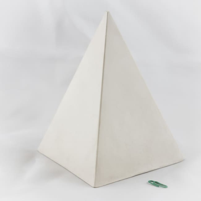 PYRAMIDE, H=25CM, L=18CM