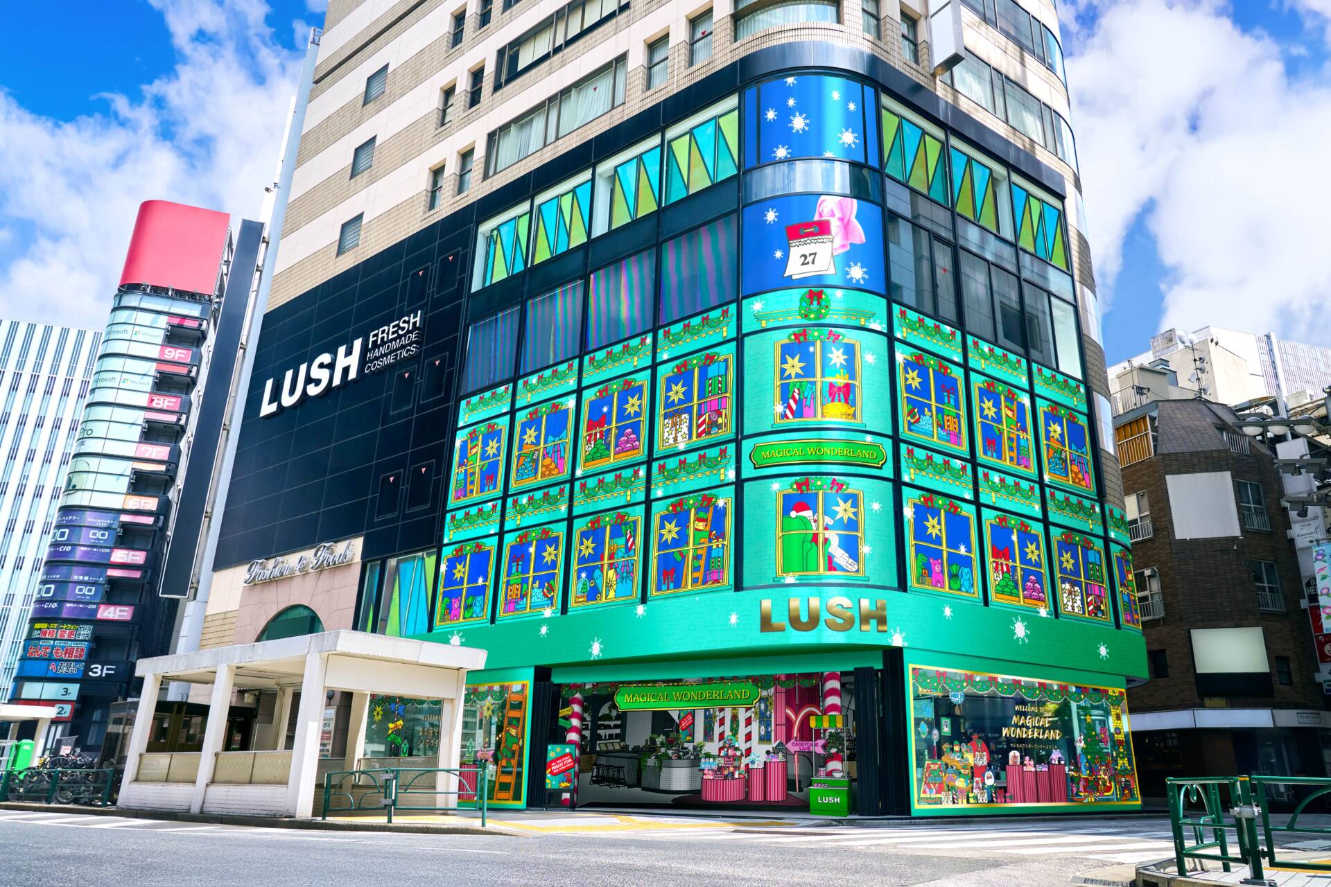 LUSH 新宿店が日本最大級のアドベントカレンダーに！？今年最大の体験