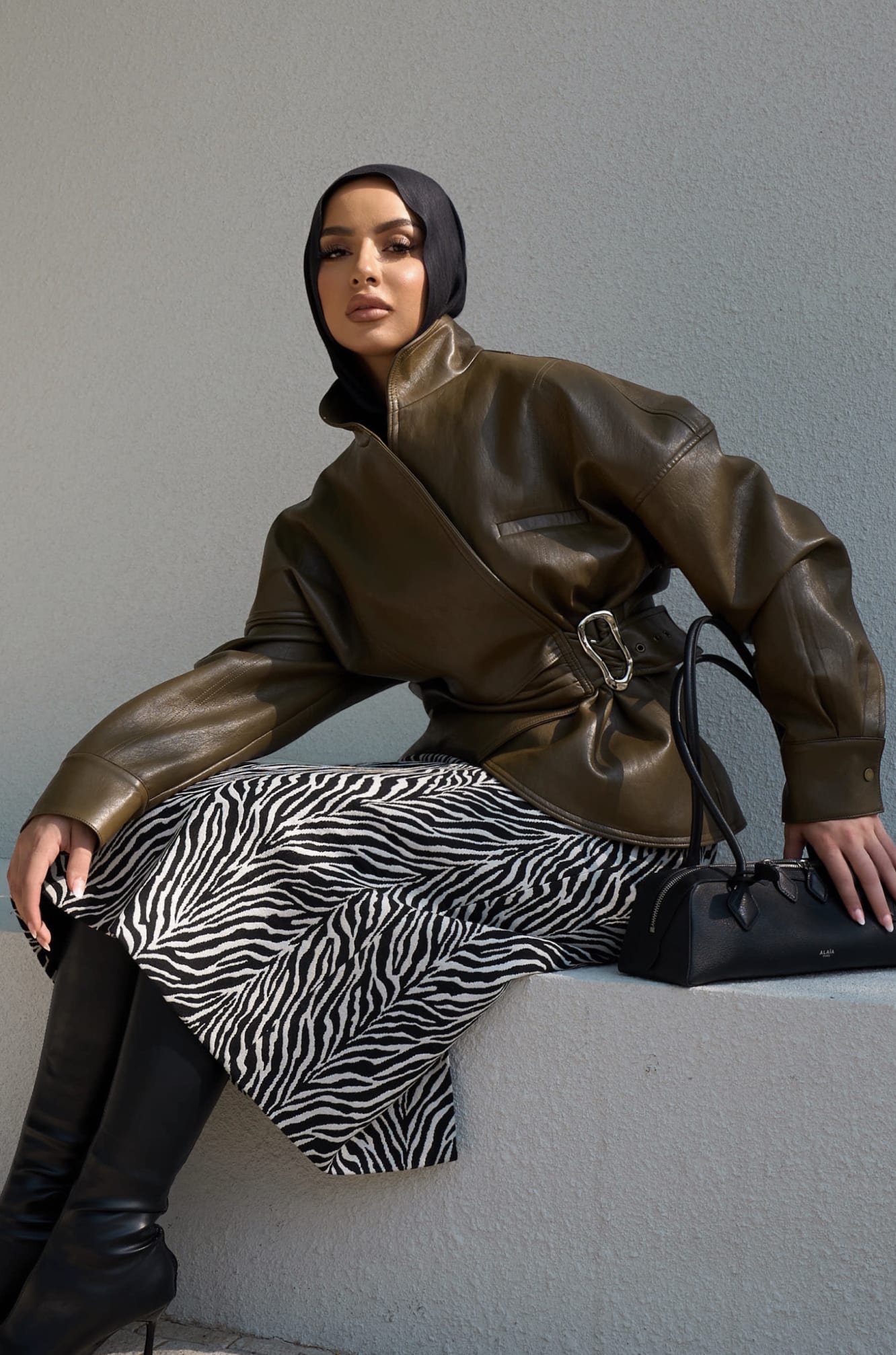 SPOTLIGHT BOMBER JACKET OLIVE