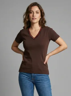 Blusa básica con escote en V
