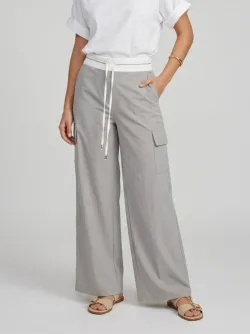 Pantalones frescos con lazos