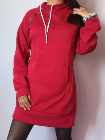 Vestido con gorro y bolsas