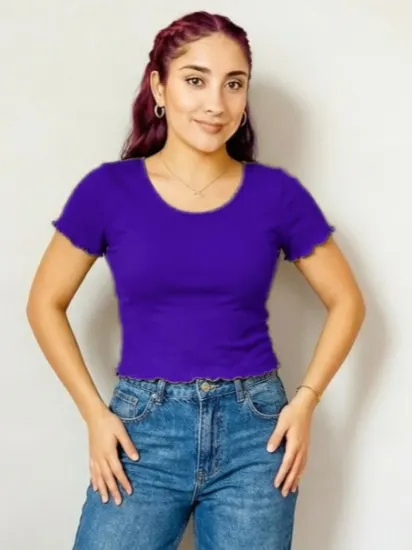 Blusa de manga corta con holanes.