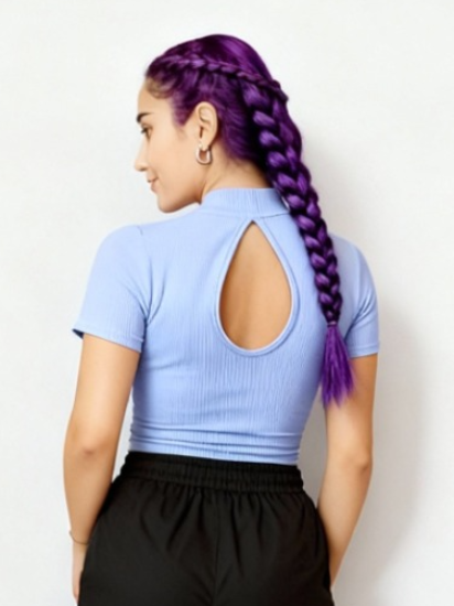 Blusa con corte en la espalda