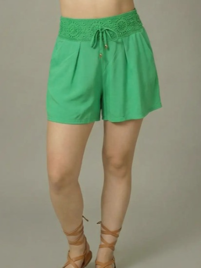 Shorts con cintilla decorativa para mujer