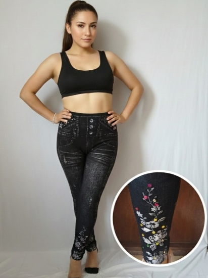 Leggings tipo mezclilla con detalles florales