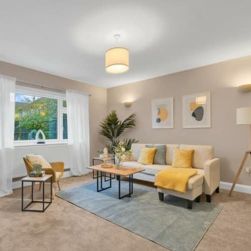 Modern living room in Pettswood, Orpington staged to sell for a quicker sale      