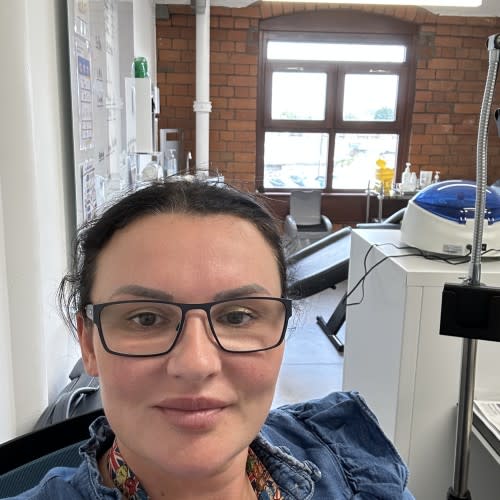 What qualifications do I need to enter aesthetics?