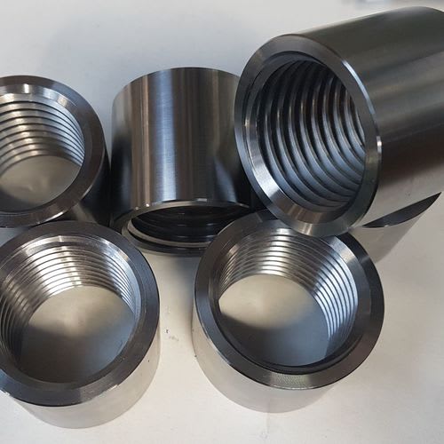 Round internally threaded nuts
