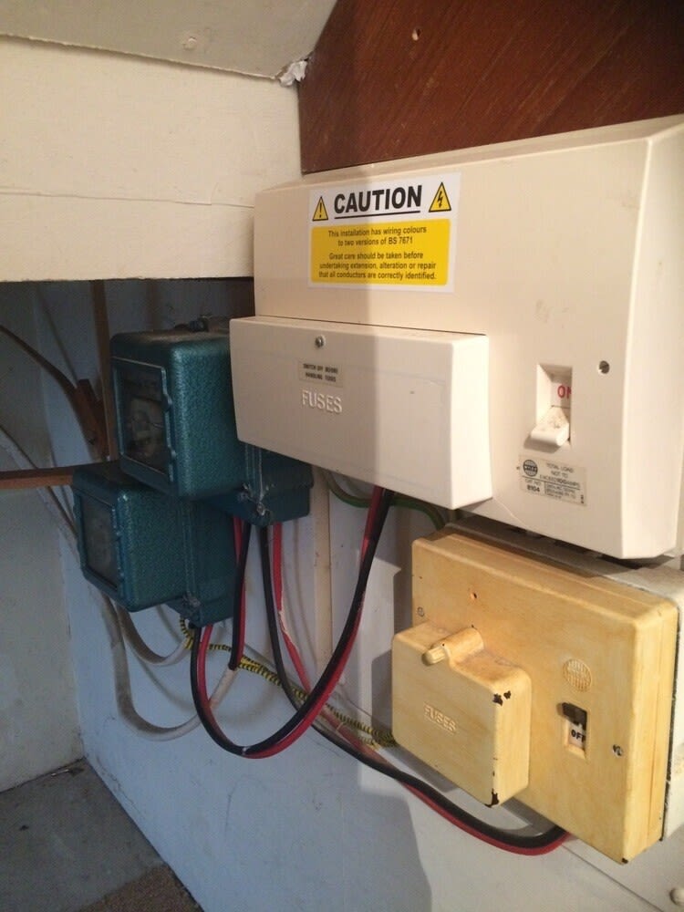 Certified local electrician in Southampton carrying out an EICR