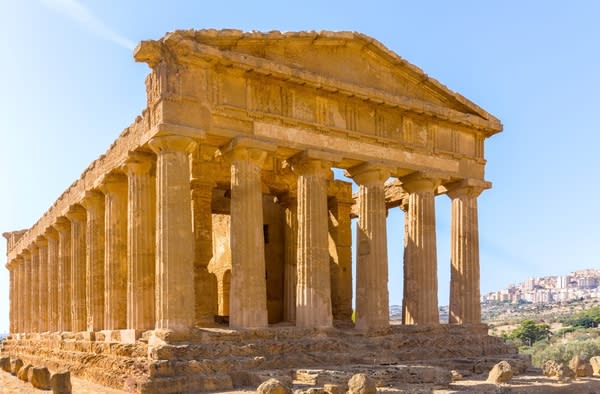 A Brief History Of Decorative External Mouldings