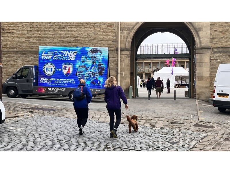 Billboard Advertising, Mobile Billboard Advertising, Mobile Advertising Vans, Digital Displays, Digital Advertising Screens, Large Outdoor Screens, timed ads, Advertising Campaigns, Ad Campaign, OOH Advertising, best advertising, Advertising Agency,