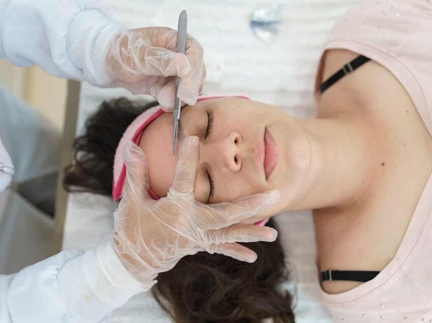 Microneedling/ Dermaplaning Combined Course