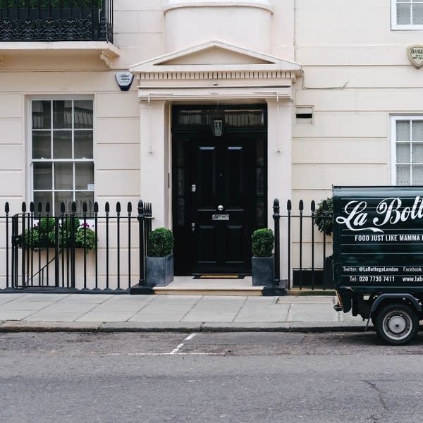 Renovating a Period Home and Staying True to the Original Design by using Suitable Architectural Moulding