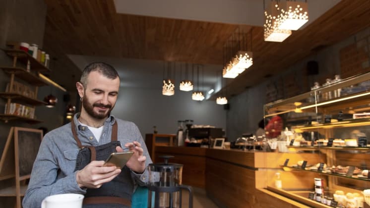 Thumbnail do post Marketing digital para empreendedores: como interagir com os clientes nas redes sociais