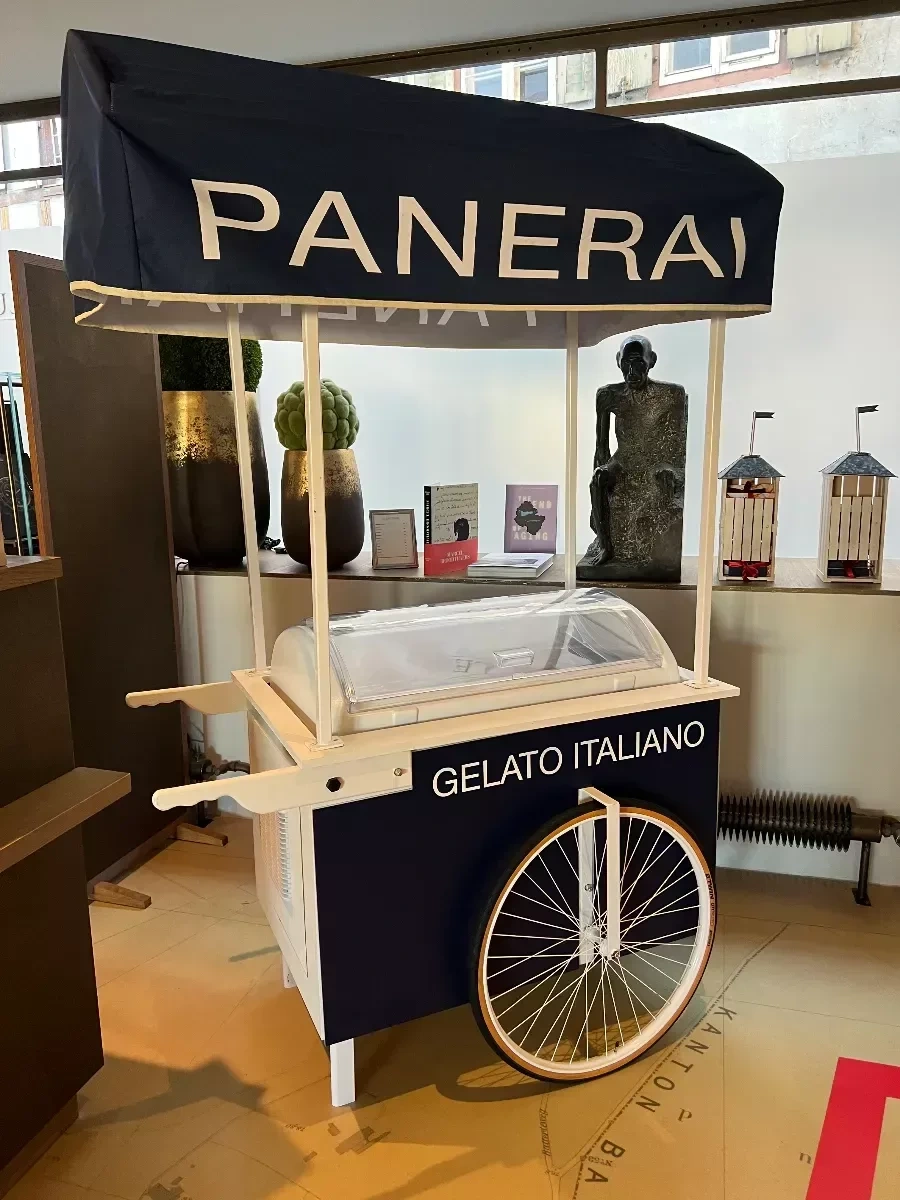2606_Panerai_Glacewagen