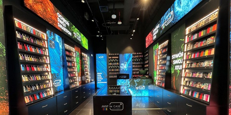 How Just In Case Italia reduced repetitive support queries while boosting conversions with AI chat