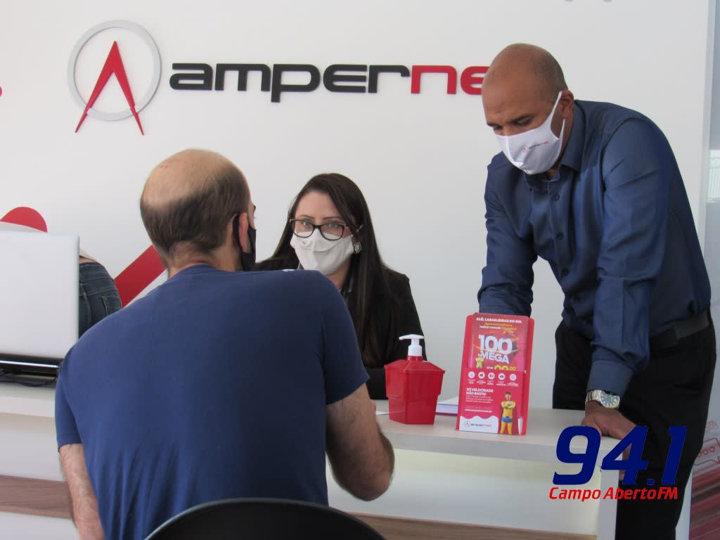 Ampernet Telecon de portas abertas em laranjeiras do sul