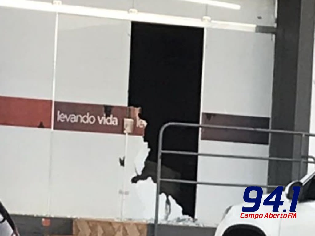 Laranjeiras: Homem invade a Comunidade Zoe armado com foice