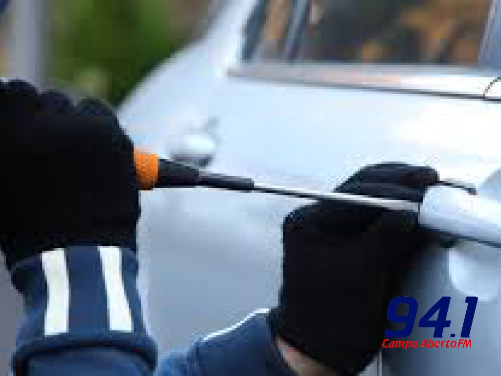 Rio Bonito: LadrÃµes furtam trator e veÃ­culo Gol no Ass. Ireno Alves e na Com. Vila Velha