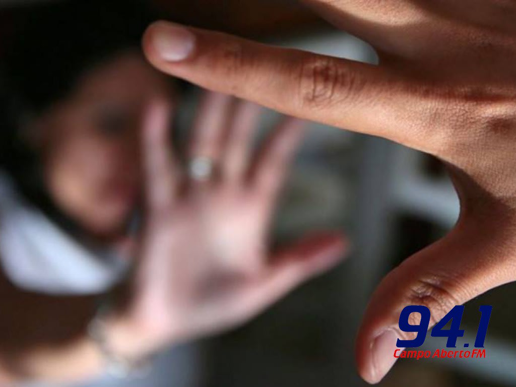 Professora Ã© indiciada como coautora de estupro de aluna por colegas dentro da sala de aula