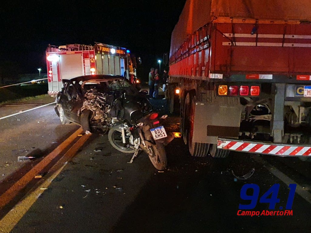 Cascavel: Casal morre em grave acidente acontecido na BR 277 envolvendo carro, carreta e duas motocicletas