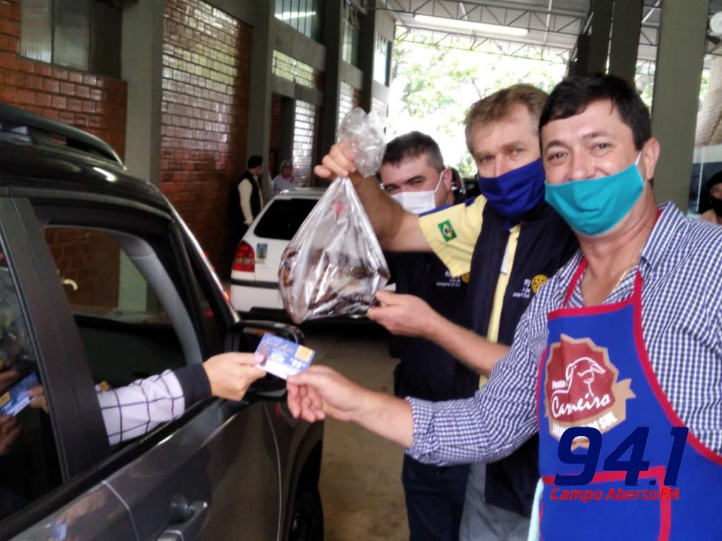 650 churrascos drive thru da Festa da Padroeira Santâ€™Ana foram comercializados