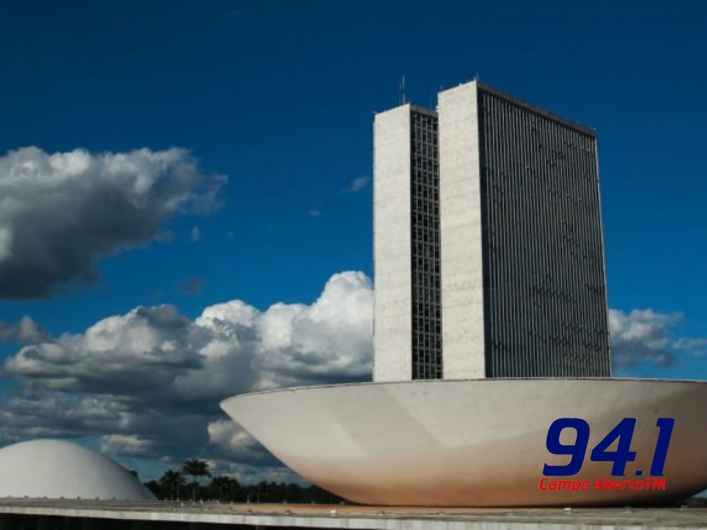 CÃ¢mara proÃ­be que deputados usem dinheiro pÃºblico para lucrar no YouTube