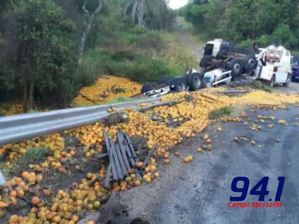 Pai e filho morrem em grave acidente com caminhÃ£o em Ventania
