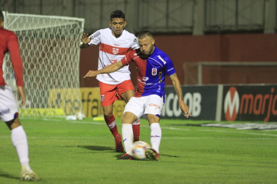 Paraná Clube vence o CRB e vira líder isolado da Série B