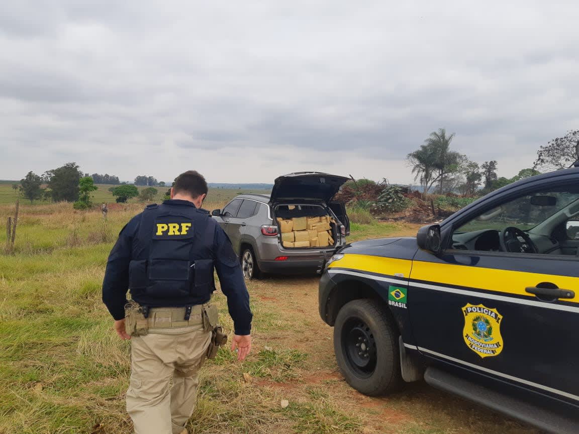 Em menos de 3 horas, PRF apreende mais de 1 tonelada de maconha no Paraná