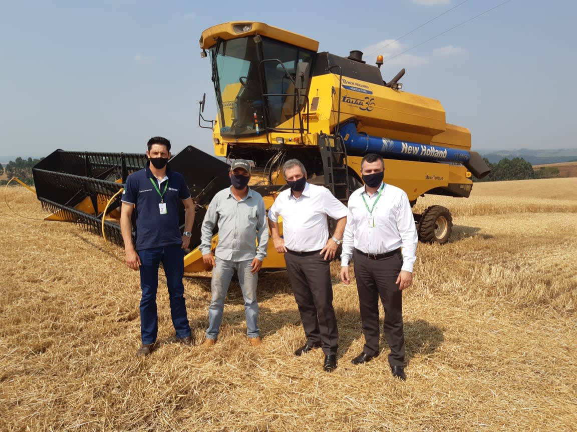 Rio Bonito do IguaÃ§u  - Sicredi financia mÃ¡quinas e equipamentos para produtores