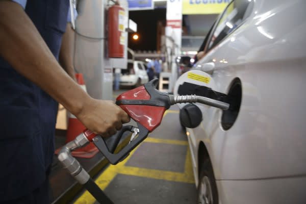 PreÃ§o da gasolina sobe 2,5%, mas Sul mantÃ©m litro mais barato