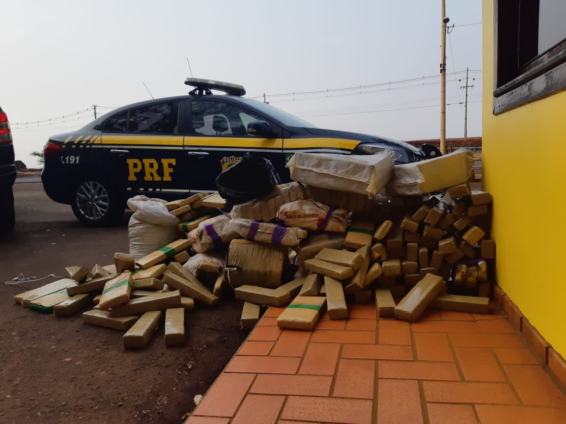 PRF apreende quase 300 quilos de maconha no ParanÃ¡
