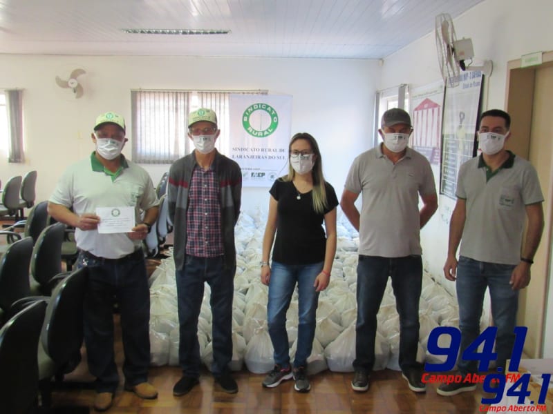 Sindicato Rural de Laranjeiras do Sul faz doaÃ§Ã£o de feijÃ£o a famÃ­lias carentes no municÃ­pio