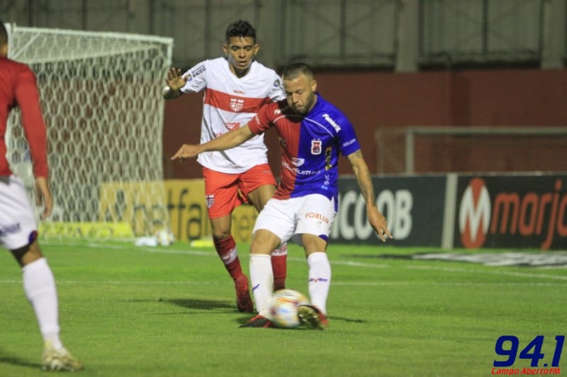 Paraná Clube vence o CRB e vira líder isolado da Série B