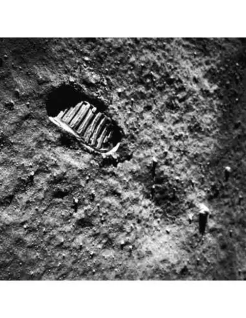 Apollo nusileidimo mėnulyje nuotrauka 4 – fotografijos plakatas | Framein