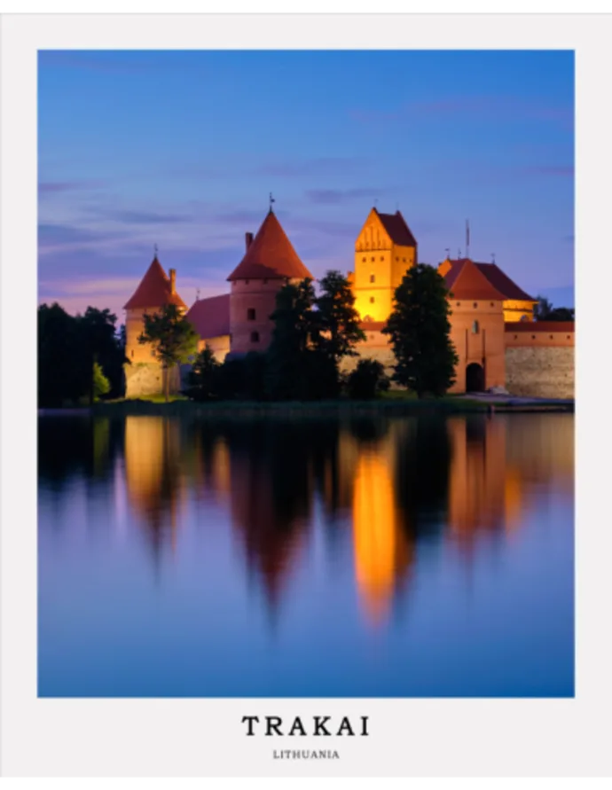 Kelionės plakatas „Trakai naktyje“ – kelionių plakatas | Framein – nuotrauka 1 iš 2